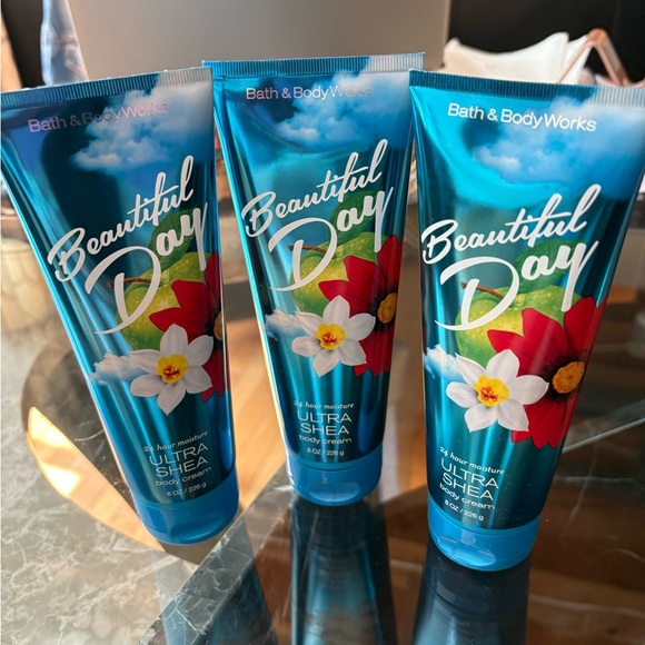 NWOT Bath & Body Works Beautiful Day Ultra Shea Body Cream - Picture 1 of 3